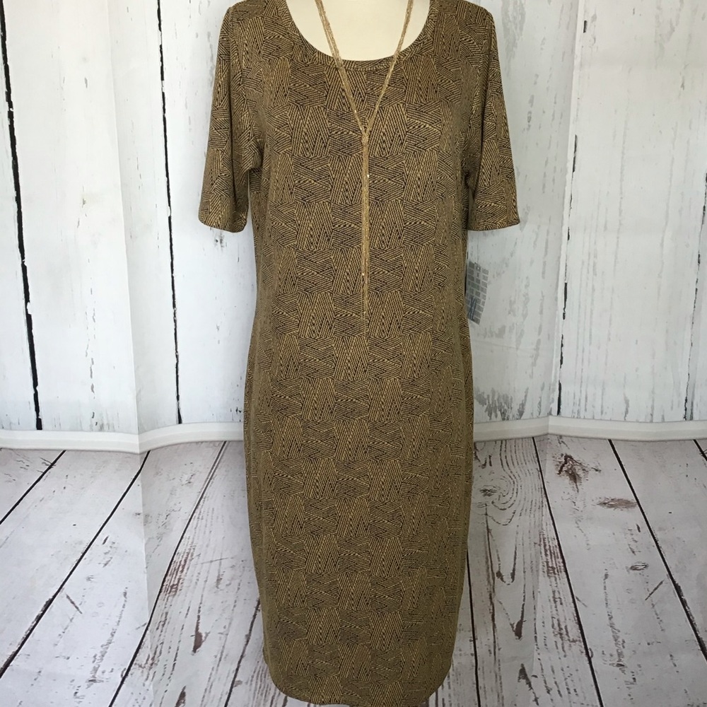 Lularoe Carly - Picture 9 of 12